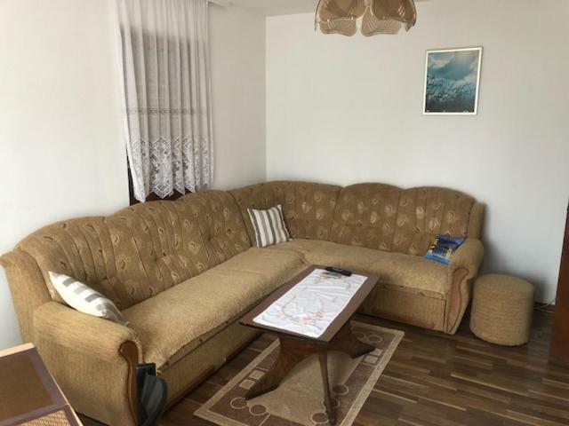 Apartman Nina Licko Petrovo Selo ภายนอก รูปภาพ