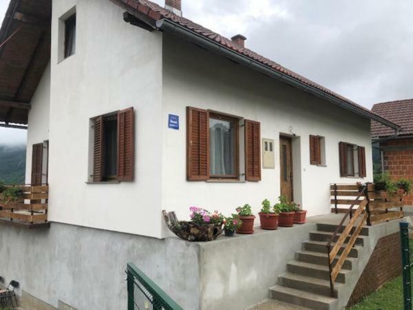 Apartman Nina Licko Petrovo Selo ภายนอก รูปภาพ