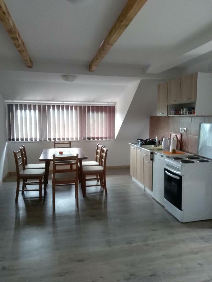 Apartman Nina Licko Petrovo Selo ภายนอก รูปภาพ